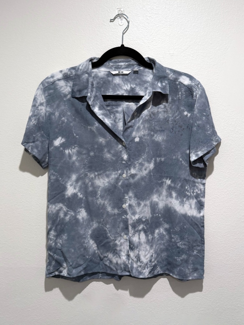 Uniqlo Button Down Tee Size XS